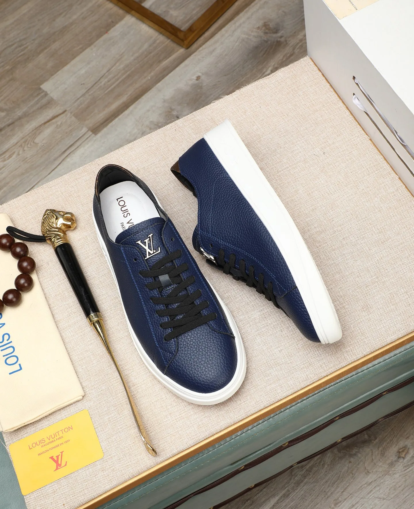 Men's shoes 💰440 📛📛【LOUIS VUITTON】Louis Vuitton official website synchronized new products 👟Milan fashion catwalk style 🇰🇾🇰🇾LV family logo, celebrity style, a must-have for fashionistas ⚠️First-layer calfskin ➕Genuine leather lining ➕Official website original version special outsole 👞Number 38-44